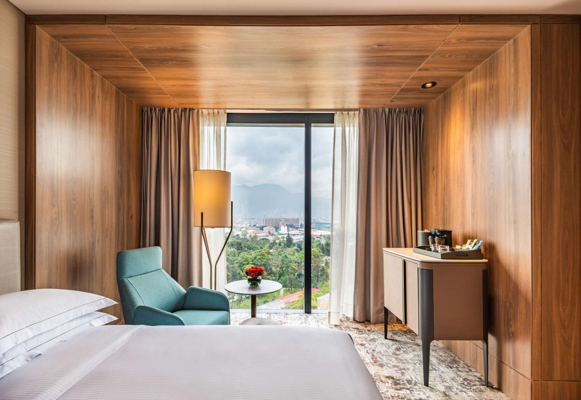 Hilton Bogota Corferias Hotel Екстериор снимка