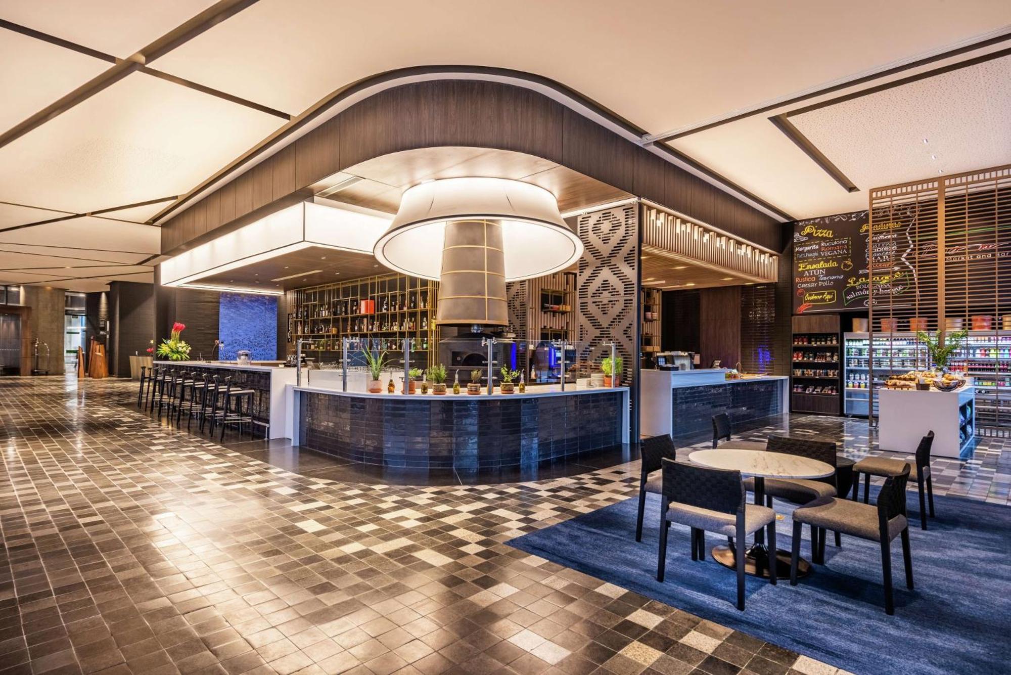 Hilton Bogota Corferias Hotel Екстериор снимка