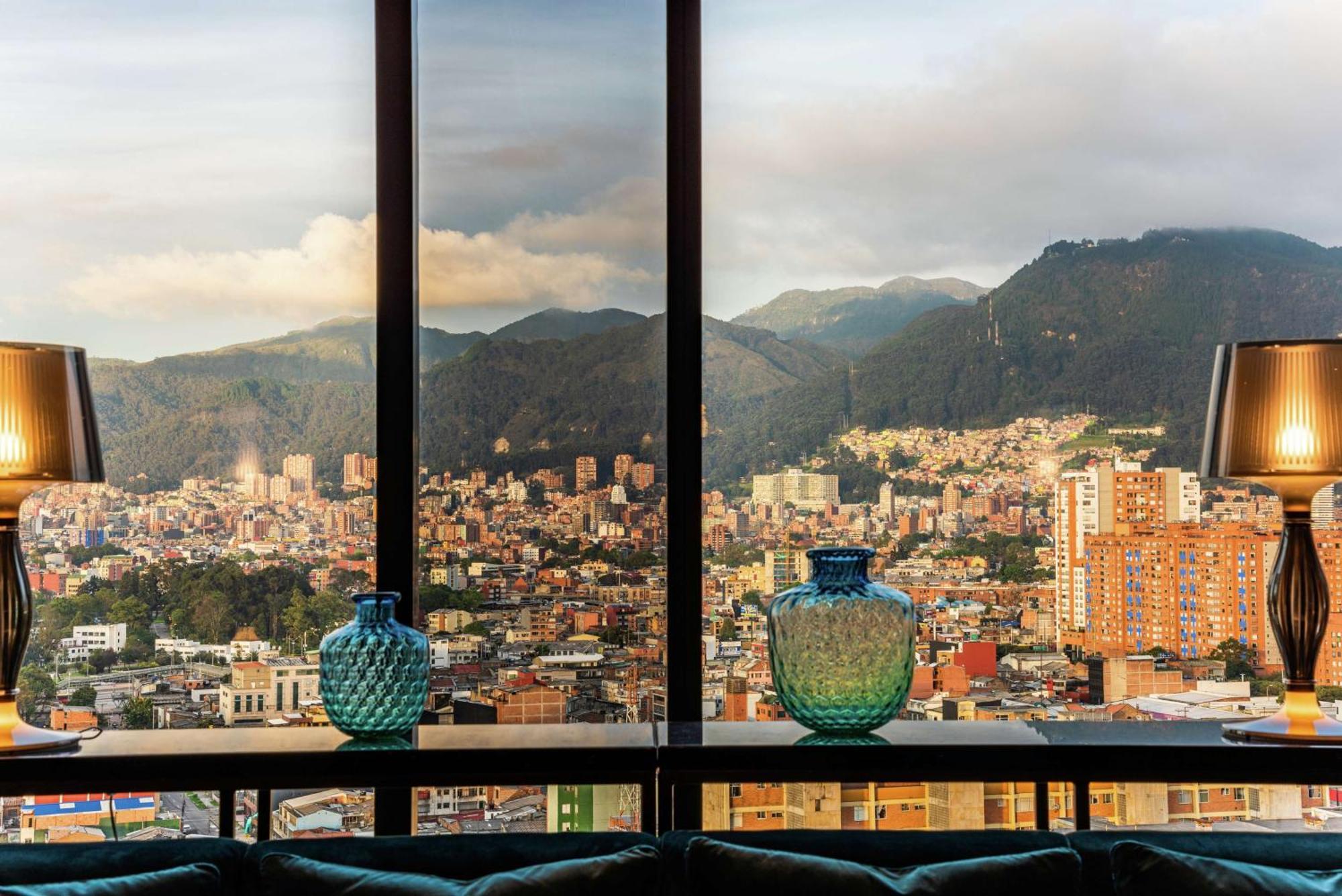 Hilton Bogota Corferias Hotel Екстериор снимка
